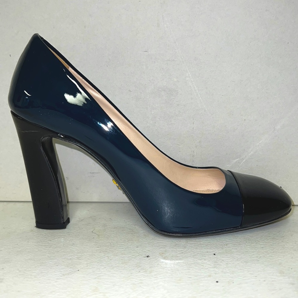 PRADA HIGH HEEL SHOES IN NAVY BLUE AND BLACK PATENT LEATHER